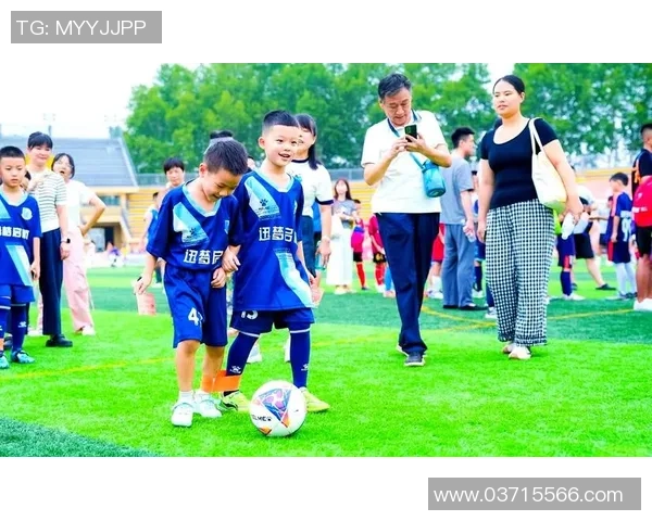 客厅足球的乐趣与技巧探索让家庭聚会充满活力与欢笑