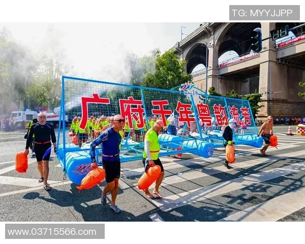 摆摊足球热潮来袭街头小球场点燃全民运动激情