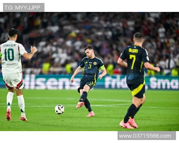 足球意外碰撞背部的趣事与启示，运动中的小意外如何影响比赛表现